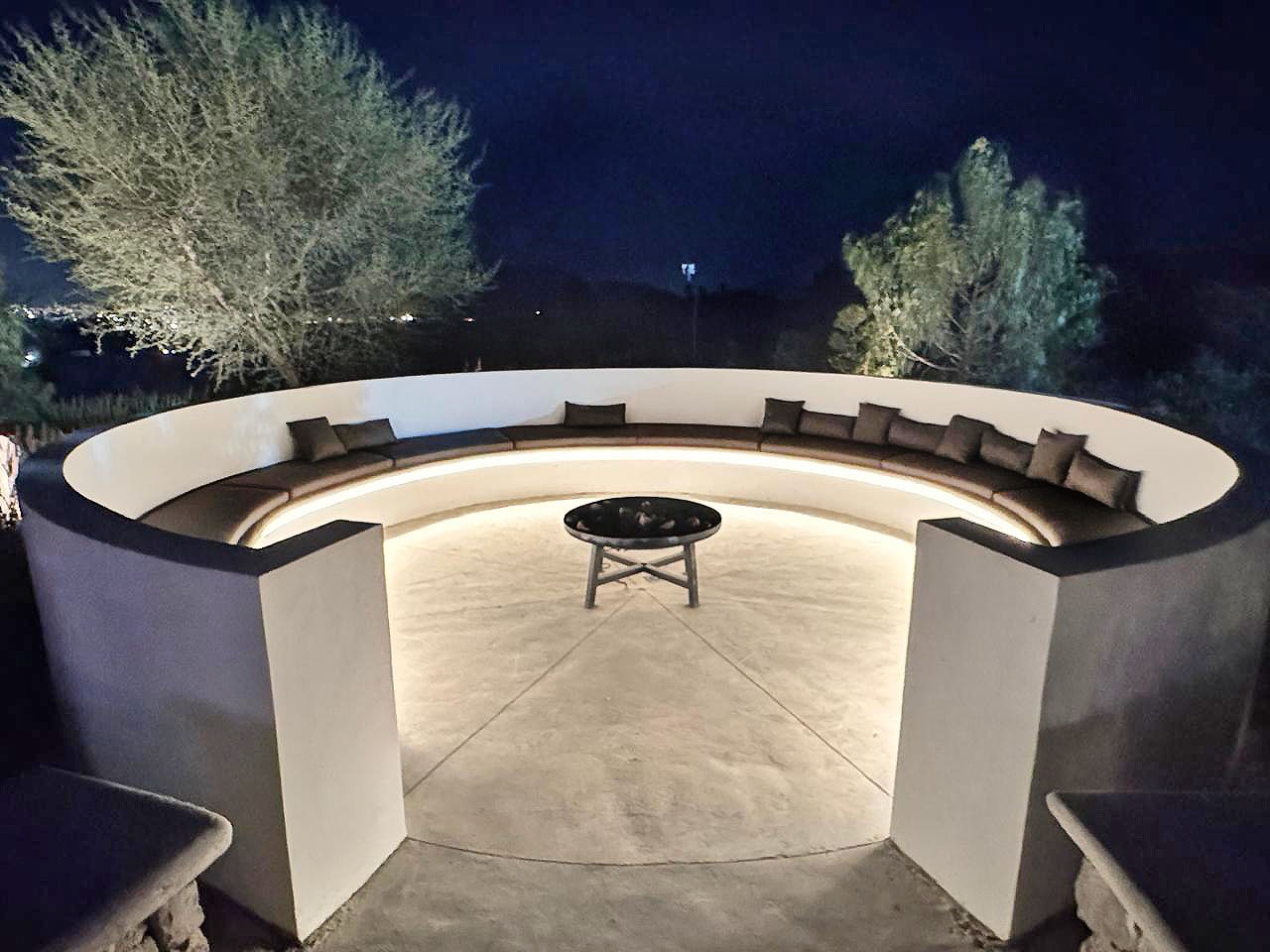 Fuente central decorativa